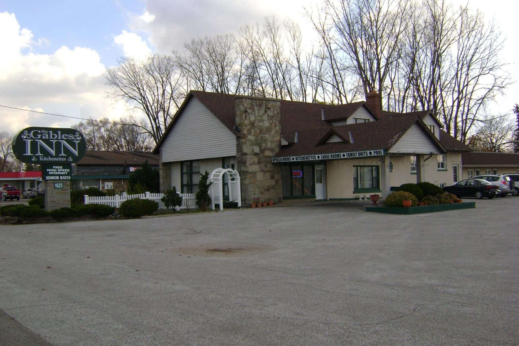 The Gables Inn Sarnia Exteriör bild